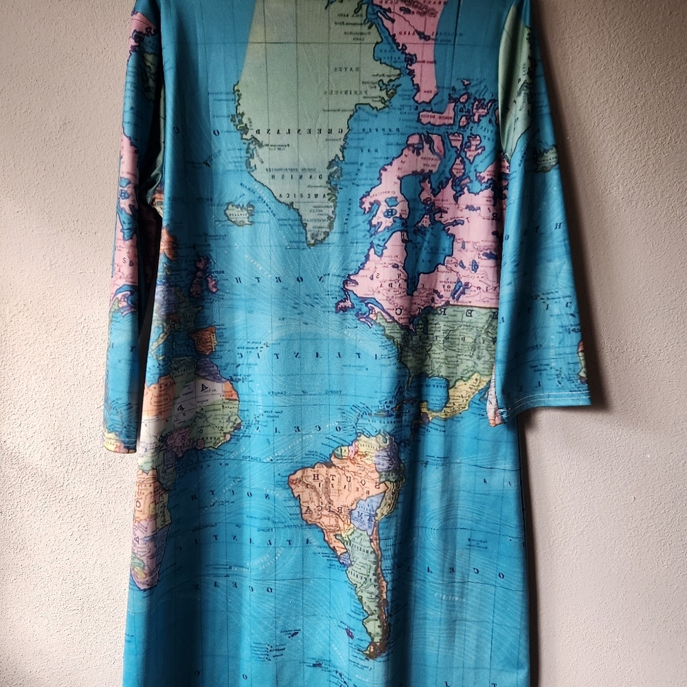 Fun polyester dress - Picture 3 of 6